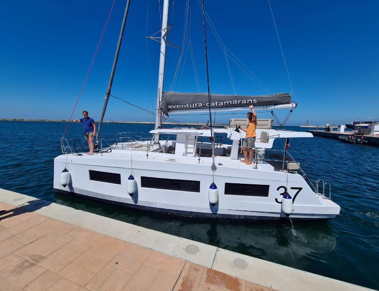 Aventura 37 Catamaran -featured image